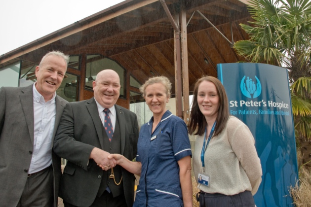 England - Freemasons donate cash to St Peter’s Hospice