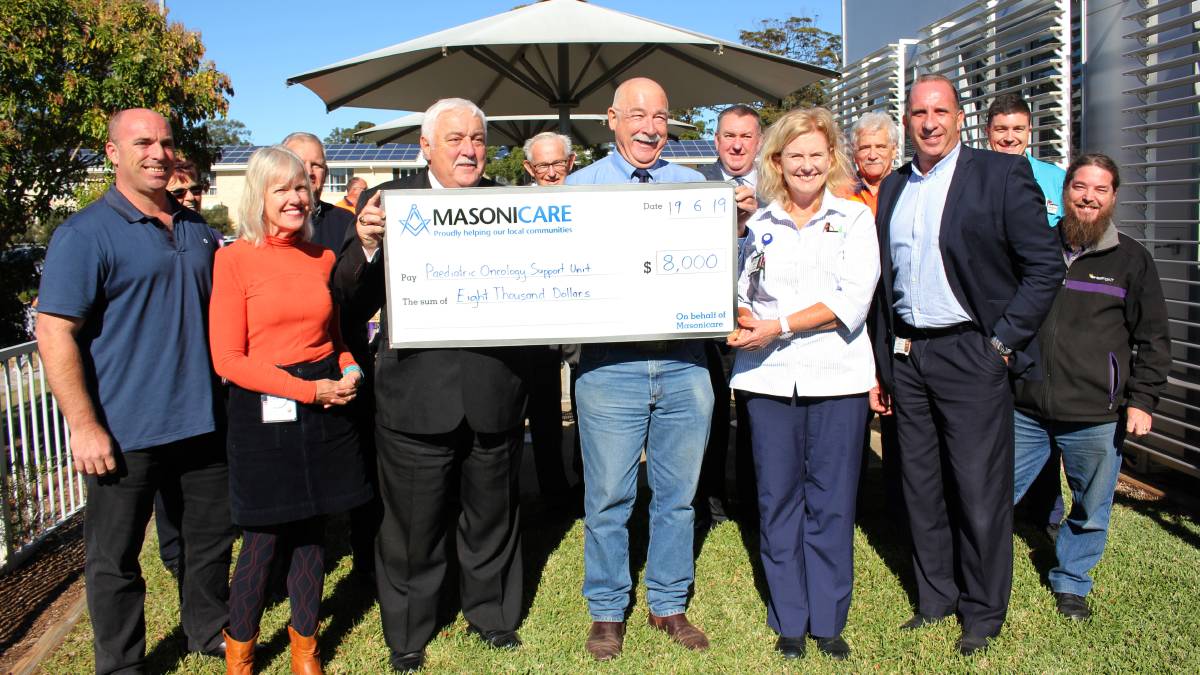 Australia - Masonic Lodges donate $8000 to Cancer Institute