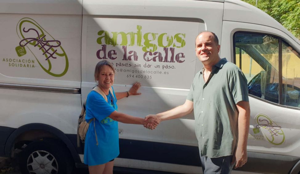 Spain - Local Freemasons help Amigos de la Calle