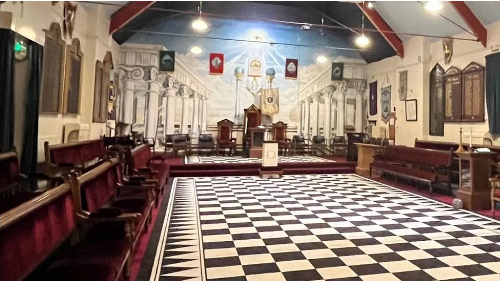 BBC - Freemasons: Leaders tackle the myths behind the 'secret' organisation