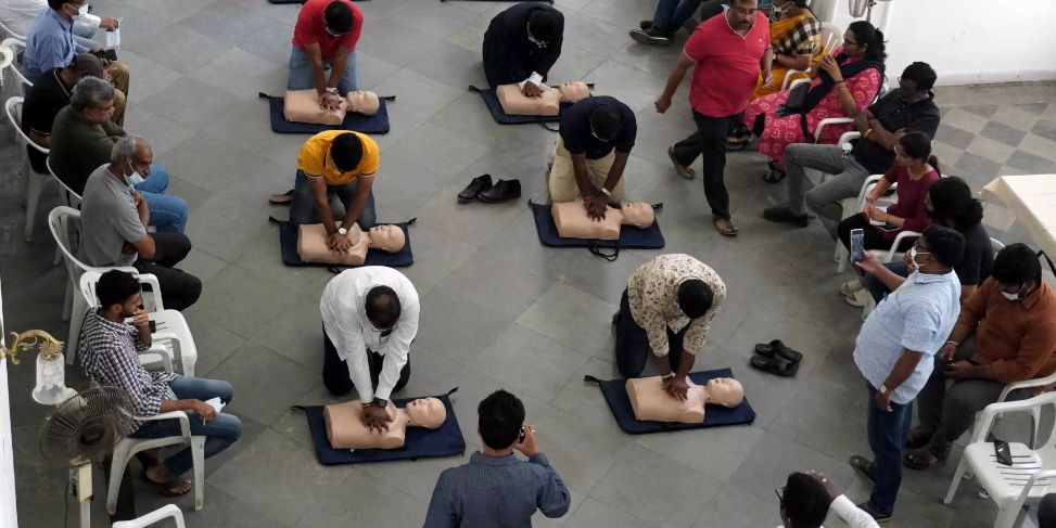 Hyderabad/India - Freemasons' Lodge Keys community outreach program "CPR" training held