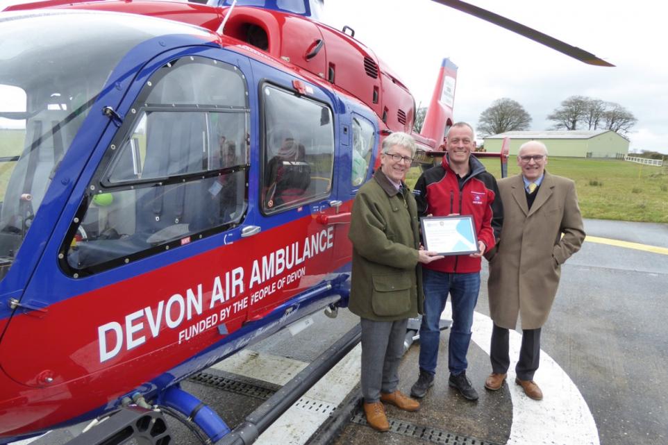 Devonshire/England - Freemasons support DAAT with £4,000 emergency fund